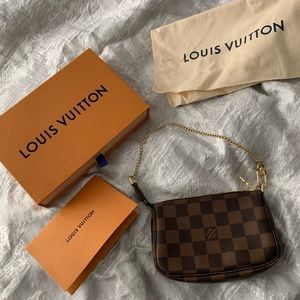 ❤️SOLD❤️ Louis Vuitton Damier Ebene Mini Pochette